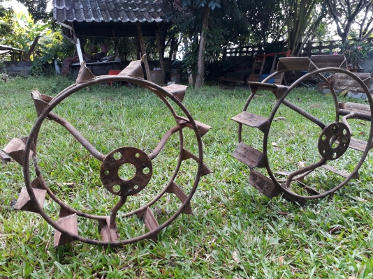 ขายตามสภาพ ล้อกันจม รถไถเล็ก ขายตามสภาพ ล้อกันจม รถไถเล็ก
