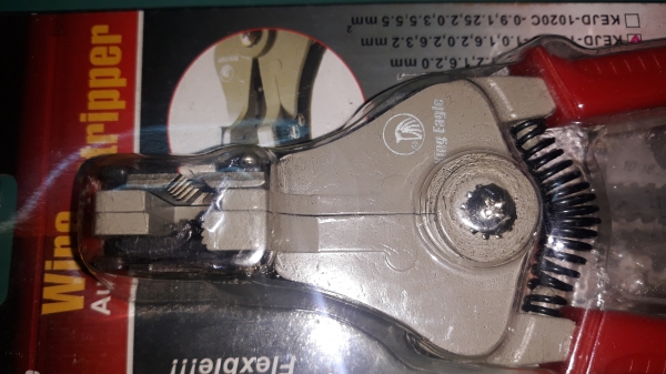 ขายคีมปอกสายไฟ KINGEAGLE MADE IN TAIWAN. เก่าเก็บ ขายคีมปอกสายไฟ KINGEAGLE MADE IN TAIWAN. เก่าเก็บ