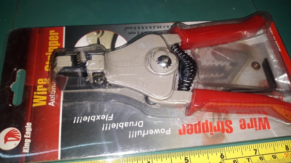 ขายคีมปอกสายไฟ KINGEAGLE MADE IN TAIWAN. เก่าเก็บ ขายคีมปอกสายไฟ KINGEAGLE MADE IN TAIWAN. เก่าเก็บ