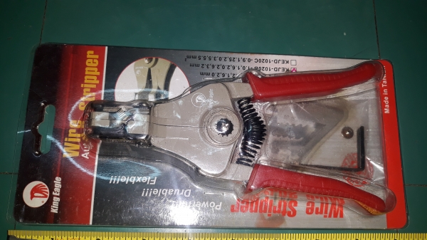 ขายคีมปอกสายไฟ KINGEAGLE MADE IN TAIWAN. เก่าเก็บ