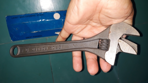ขายประแจเลื่อนสลับปากได้ TAPARIA 10" MADE IN INDIA.ใหม่เก่าเก็บ ขายประแจเลื่อนสลับปากได้ TAPARIA 10" MADE IN INDIA.ใหม่เก่าเก็บ