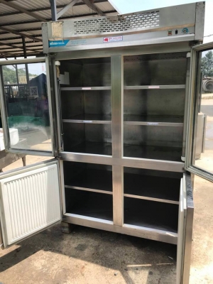 ตู้แช่  สแตนเลส 4 ประตู  วัสดุภายนอกและภายใน สแตนเลส ชั้นวางสินค้าด้านบน 3 ชั้น แช่เย็น แช่ผัก  ด้านล่าง 2 ชั้น แช่แข็ง  ประตูบน เป็นบานกระจก 2 บาน  ประตูล่าง เป็นสแตนเลสทึบทั้ง 2 บาน
