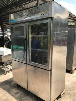 ตู้แช่  สแตนเลส 4 ประตู  วัสดุภายนอกและภายใน สแตนเลส ชั้นวางสินค้าด้านบน 3 ชั้น แช่เย็น แช่ผัก  ด้านล่าง 2 ชั้น แช่แข็ง  ประตูบน เป็นบานกระจก 2 บาน  ประตูล่าง เป็นสแตนเลสทึบทั้ง 2 บาน