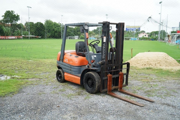 TOYOTA 6FG25 คันนี้สวย (เสาฟูฟี้)