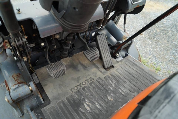 TOYOTA 6FG25 คันนี้สวย (เสาฟูฟี้)