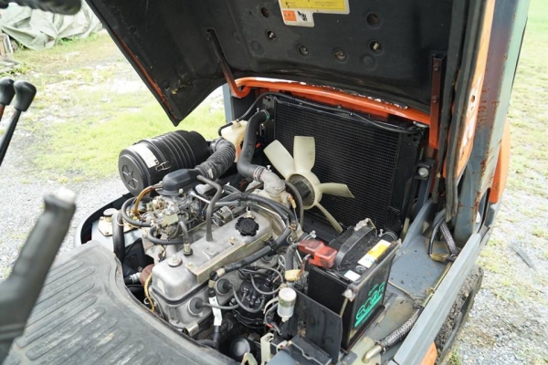 TOYOTA 6FG25 คันนี้สวย (เสาฟูฟี้)