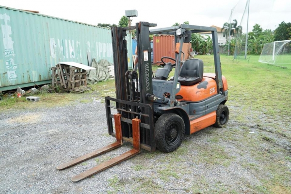 TOYOTA 6FG25 คันนี้สวย (เสาฟูฟี้)