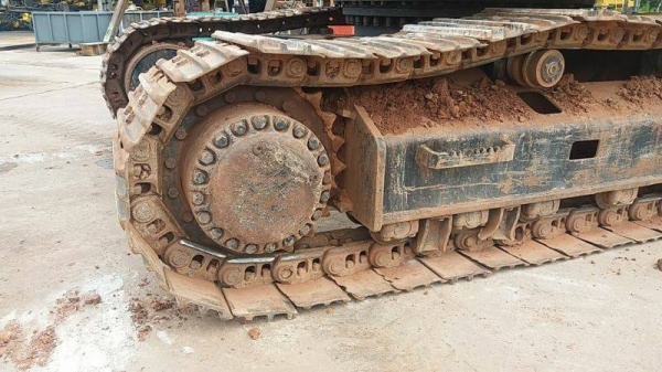 ขาย 690,000 แบคโฮ CAT 330 C ทำงาน 15,000 ชม. ไฟฟ้าครบ เครื่องดี ปั๊มแรง เอวแน่น ช่วงล่างเต็ม รถสวยพร้อมใช้ เอกสารหนังสือสัญญาซื้อขาย รถพร้อมใช้ รถอยู่ อุดร 090-772-3710 090-772-3708