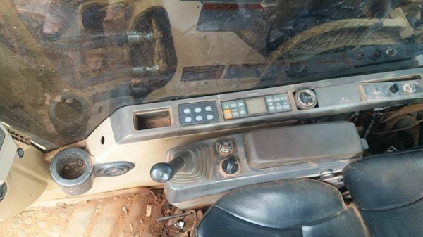 ขาย 690,000 แบคโฮ CAT 330 C ทำงาน 15,000 ชม. ไฟฟ้าครบ เครื่องดี ปั๊มแรง เอวแน่น ช่วงล่างเต็ม รถสวยพร้อมใช้ เอกสารหนังสือสัญญาซื้อขาย รถพร้อมใช้ รถอยู่ อุดร 064-191-1112 ขาย 690,000 แบคโฮ CAT 330 C ทำงาน 15,000 ชม. ไฟฟ้าครบ เครื่องดี ปั๊มแรง เอวแน่น ช่วงล่างเต็ม รถสวยพร้อมใช้ เอกสารหนังสือสัญญาซื้อขาย รถพร้อมใช้ รถอยู่ อุดร 064-191-1112