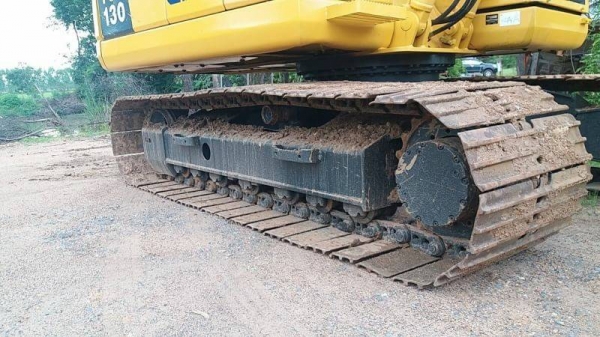 ขาย 1,500,000 KOMATSU pc 130-8 เอกสารเล่มทะเบียน พร้อมลายหัวเจาะจากบริษัท  รถทำงาน 8,000 ชม. ไฟฟ้าครบ เครื่องดี ปั๊มแรง ช่วงล่างสวย เอวแน่น แอร์หนาว รถสวยพร้อมใช้เอกสารพร้อมโอน ซื้อสดก้อได้ จัดแนนซ์ก้อได้ #ยอดจัดขึ้นอยู่กับเครดิตผู้ซื้อ  8-9 แสน  รถอยู่ น