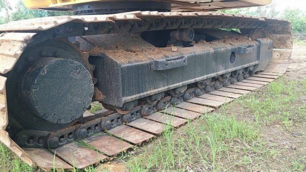 ขาย 1,500,000 KOMATSU pc 130-8 เอกสารเล่มทะเบียน พร้อมลายหัวเจาะจากบริษัท  รถทำงาน 8,000 ชม. ไฟฟ้าครบ เครื่องดี ปั๊มแรง ช่วงล่างสวย เอวแน่น แอร์หนาว รถสวยพร้อมใช้เอกสารพร้อมโอน ซื้อสดก้อได้ จัดแนนซ์ก้อได้ #ยอดจัดขึ้นอยู่กับเครดิตผู้ซื้อ  8-9 แสน  รถอยู่ น