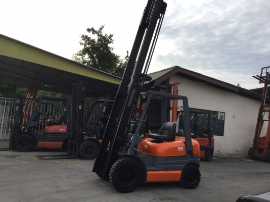 ขาย โตโยต้า รุ่น 6 เครื่องดีเซล 2.5 ตัน