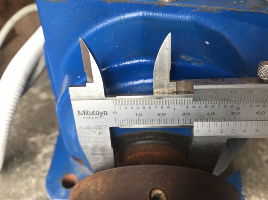 ขายมอเตอร์เกียร์ Motovario made in Italy อัตราทด 1:56 ใส่มอเตอร์ 1HP. 6Pole 920rpm. เพิ่มแรงบิด เพลาออกประมาณ 16รอบต่อนาที สภาพสวย หมุนนิ่ม พร้อมใช้งาน