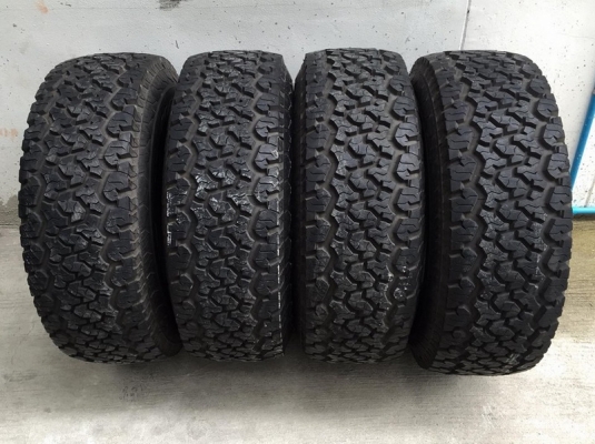 ขายยางMaxxis A/T 980 ขนาด 285/75/16 ดอกเต็มติดตุ่มหน้ายางกริ้บๆ4เส้น ขายยางMaxxis A/T 980 ขนาด 285/75/16 ดอกเต็มติดตุ่มหน้ายางกริ้บๆ4เส้น
