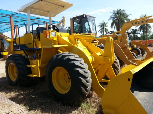 ขายรถตักล้อยาง KOMATSU WA 100-1 เก่านอกเอกสารอินวอยไฟฟ้าครบยังไม่ใช้งานในไทยสภาพเต็มทุกอย่างพร้อมใช้งาน