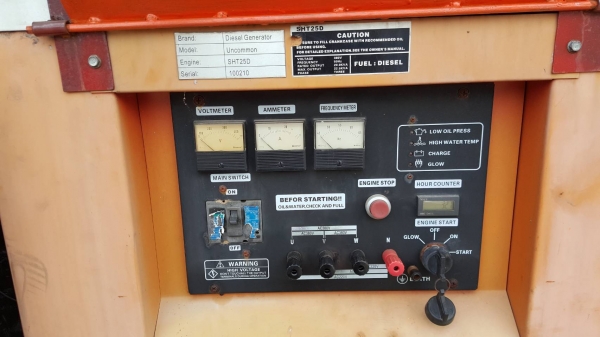 ขายเครื่องปั่นไฟ Diesel Generator SHT25D ปั่นไฟ 20KVA สามารถปั่นไฟได้220V.และ380V. (1เฟสและ3เฟส) เครื่องยนต์ดีเซล 3 สูบ ของเก่านอก สภาพพร้อมใช้งาน ขายเครื่องปั่นไฟ Diesel Generator SHT25D ปั่นไฟ 20KVA สามารถปั่นไฟได้220V.และ380V. (1เฟสและ3เฟส) เครื่องยนต์ดีเซล 3 สูบ ของเก่านอก สภาพพร้อมใช้งาน