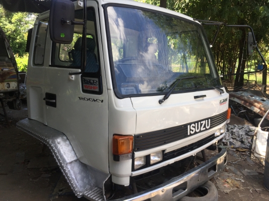 ขาย หัวสิบล้อ ISUZU ร็อคกี้  เก่าญี่ปุ่น ทำสีใหม่ สภาพสวย มีกันชนหน้า  ขาดีดหน้า-ขาคำ้หลัง ยกใส่ได้เลย