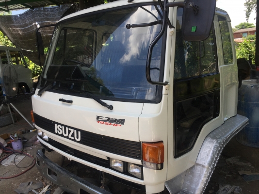 ขาย หัวสิบล้อ ISUZU ร็อคกี้  เก่าญี่ปุ่น ทำสีใหม่ สภาพสวย มีกันชนหน้า  ขาดีดหน้า-ขาคำ้หลัง ยกใส่ได้เลย