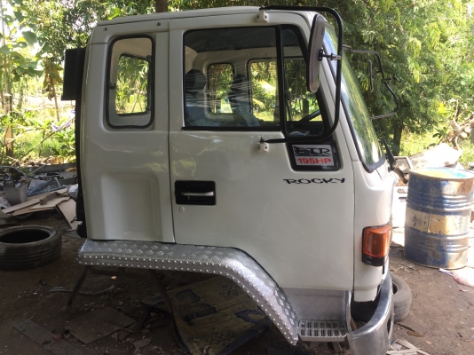 ขาย หัวสิบล้อ ISUZU ร็อคกี้  เก่าญี่ปุ่น ทำสีใหม่ สภาพสวย มีกันชนหน้า  ขาดีดหน้า-ขาคำ้หลัง ยกใส่ได้เลย