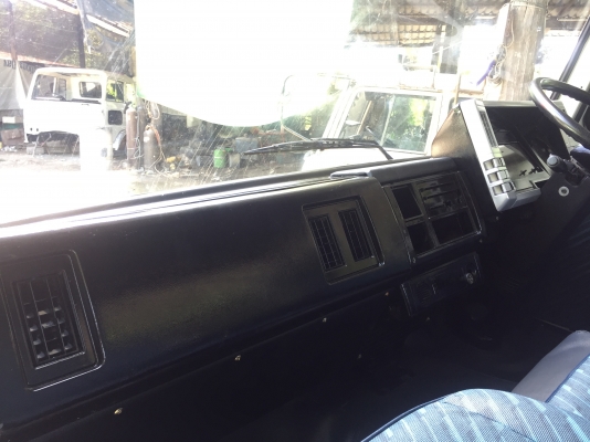 ขาย หัวสิบล้อ ISUZU ร็อคกี้  เก่าญี่ปุ่น ทำสีใหม่ สภาพสวย มีกันชนหน้า  ขาดีดหน้า-ขาคำ้หลัง ยกใส่ได้เลย