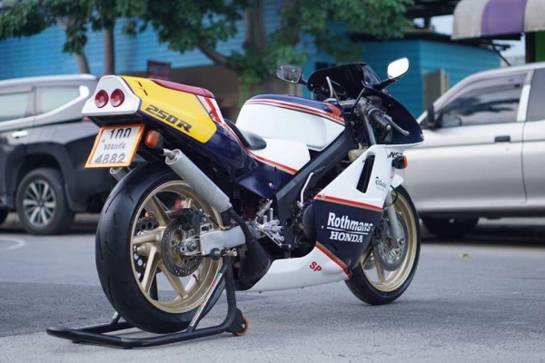 ร้าน วุฒิ นนบุรี ขาย HONDA NSR250cc.MC18 ร้าน วุฒิ นนบุรี ขาย HONDA NSR250cc.MC18