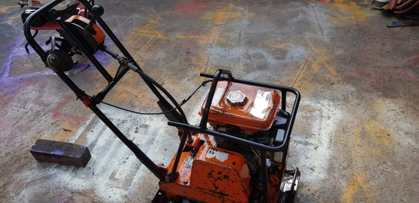 เครื่องตบดิน เดินหน้าถอยหลังได้ พร้อมใช้ เครื่องตบดิน เดินหน้าถอยหลังได้ พร้อมใช้