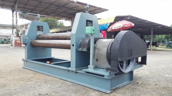 #เครื่องม้วนเหล็กแผ่นประกอบใหม่ 100\% ขนาด 5 ฟุต 150 cm เพลาตัน ม้วนหนา 6-16 mm หัวเพลาใส่โมลดัดแป้ปได้ พร้อมใช้