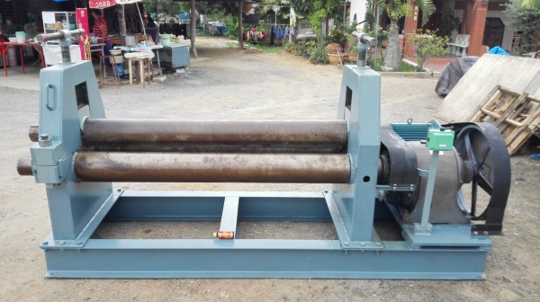 #เครื่องม้วนเหล็กแผ่นประกอบใหม่ 100\% ขนาด 5 ฟุต 150 cm เพลาตัน ม้วนหนา 6-16 mm หัวเพลาใส่โมลดัดแป้ปได้ พร้อมใช้