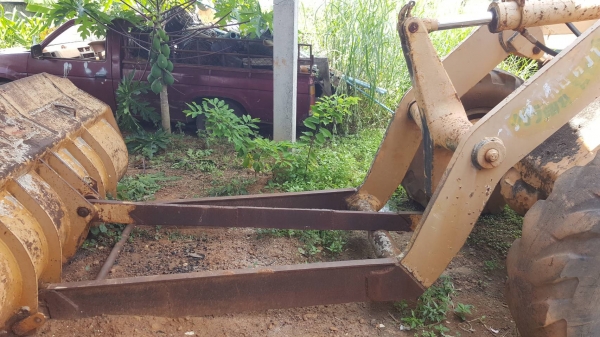 ขาย รถตัก KOMATSU JH63 เอวอ่อน เครื่องดี ปั้มดี ต่อแขนเรียบร้อยแล้ว ขาย รถตัก KOMATSU JH63 เอวอ่อน เครื่องดี ปั้มดี ต่อแขนเรียบร้อยแล้ว