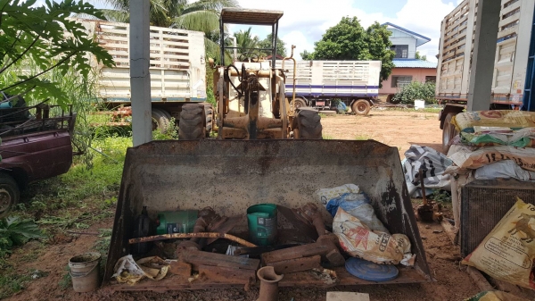 ขาย รถตัก KOMATSU JH63 เอวอ่อน เครื่องดี ปั้มดี ต่อแขนเรียบร้อยแล้ว ขาย รถตัก KOMATSU JH63 เอวอ่อน เครื่องดี ปั้มดี ต่อแขนเรียบร้อยแล้ว