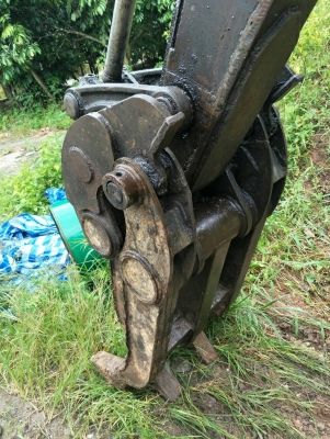 มี VDO ให้ชม.KOMATSU PC60-5 หัวคีปพร้อมบุ้งกี๋ ราคา 350000