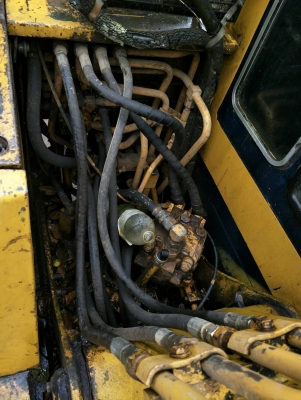 มี VDO ให้ชม.KOMATSU PC60-5 หัวคีปพร้อมบุ้งกี๋ ราคา 350000