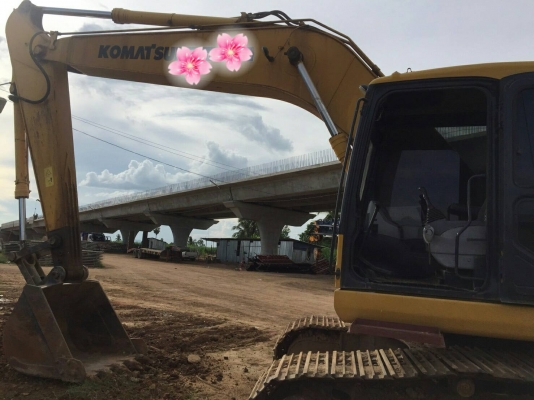 มี VDO ให้ชม. KOMATSU PC200-7 เอกสารเล่ม ราคา 1150000