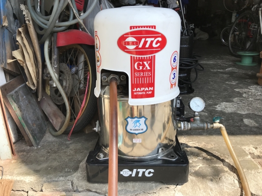 ขายปั๊มน้ำอัตโนมัติ Hitachi(ITC) 200W ใส่ถังสแตนเลสของใหม่ พร้อมฝาครอบใหม่ พร้อมใช้งาน ตรวจเช็คแรงดันเรียบร้อย ไม่มีรั่วซึม พร้อมใช้งาน