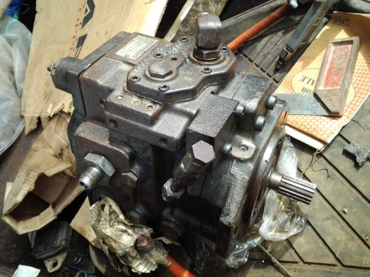 ขายปั๊ม KAWASAKI ปั๊ทเดิม ใช้กับ Kobelco sk045