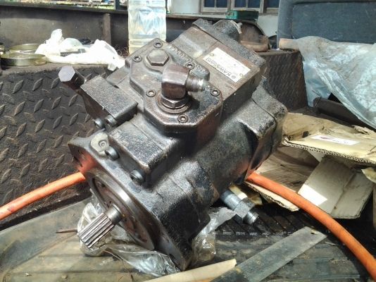 ขายปั๊ม KAWASAKI ปั๊ทเดิม ใช้กับ Kobelco sk045