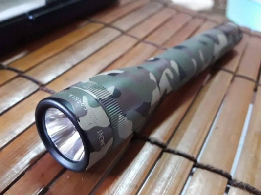 ขายไฟฉายMAG-LITE Made in USA. ขนาดเล็กพกพาสะดวกลายทหาร ขายไฟฉายMAG-LITE Made in USA. ขนาดเล็กพกพาสะดวกลายทหาร