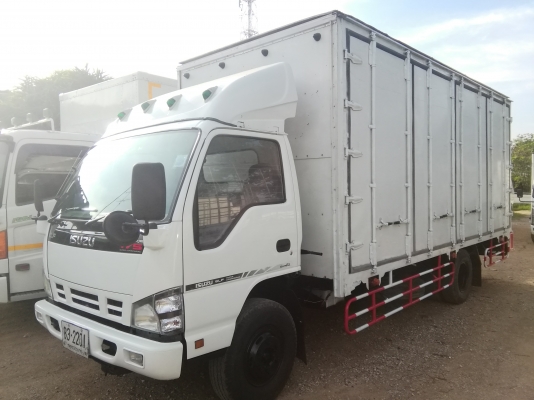 ขาย6 ล้อบรรทุก ** ISUZU *Euro.2* NQR 175 แรงม้า * ยาว 5.50 ม. * *สภาพพร้อมใช้งาน * มีเล่มพร้อมโอน * 