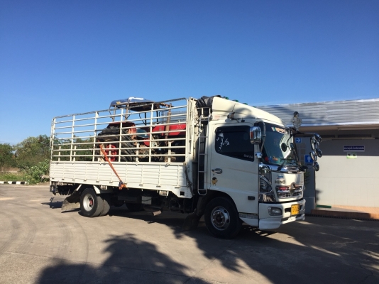 บริการขนส่ง รถไถ ด้วยรถบรรทุก6-10 เทเลอร์ ทุกขนาด084-8175241