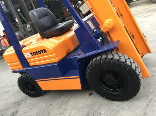 ขาย โฟรคลิฟท์  โตโยต้า รุ่น 5 ดีเซล