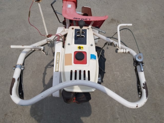 รถเกี่ยวข้าว มัดคอรวงแบบเดินตาม ยี่ห้อ YANMAR รุ่น YB301 รถเกี่ยวข้าว มัดคอรวงแบบเดินตาม ยี่ห้อ YANMAR รุ่น YB301