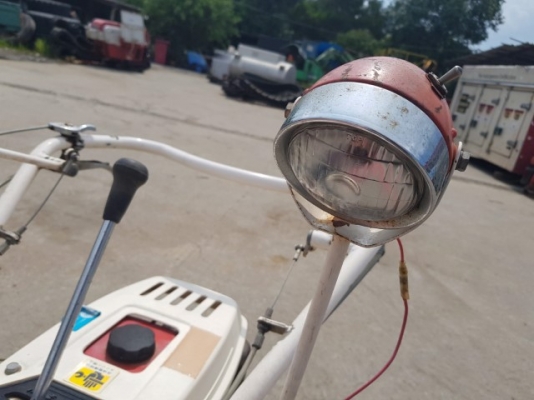 รถเกี่ยวข้าว มัดคอรวงแบบเดินตาม ยี่ห้อ YANMAR รุ่น YB301 รถเกี่ยวข้าว มัดคอรวงแบบเดินตาม ยี่ห้อ YANMAR รุ่น YB301