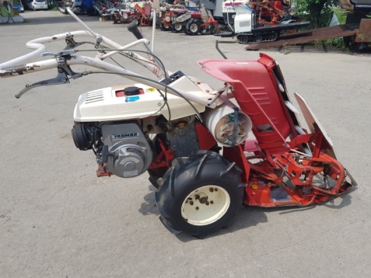 รถเกี่ยวข้าว มัดคอรวงแบบเดินตาม ยี่ห้อ YANMAR รุ่น YB301 รถเกี่ยวข้าว มัดคอรวงแบบเดินตาม ยี่ห้อ YANMAR รุ่น YB301