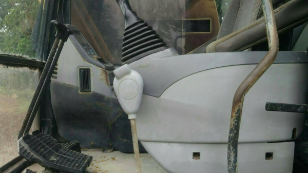 ขายรถแบคโฮ KOMATSU PC200-7 ราคา 900000