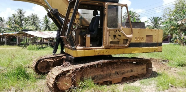 ขาย 390,000 CAT 240 B เครื่องดี ปั้มแรง เอวแน่น ช่วงล่างเต็มสวย เอกสารซื้อขาย รถอยู่ ปทุมธานี สามโคก 064-191-1112