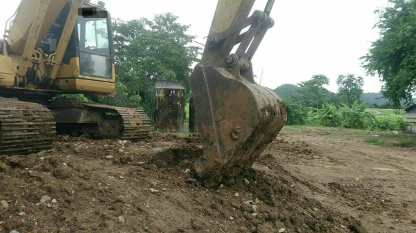 ขายรถแบคโฮ KOMATSU PC200-7 ราคา 900000 ขายรถแบคโฮ KOMATSU PC200-7 ราคา 900000