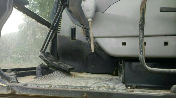 ขายรถแบคโฮ KOMATSU PC200-7 ราคา 900000 ขายรถแบคโฮ KOMATSU PC200-7 ราคา 900000