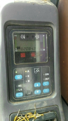 ขายรถแบคโฮ KOMATSU PC200-7 ราคา 900000 ขายรถแบคโฮ KOMATSU PC200-7 ราคา 900000