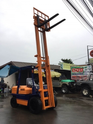 ขาย โฟรคลิฟท์ โตโยต้า รุ่น 5 ดีเซล 3 ตัน เสา 3 เมตร