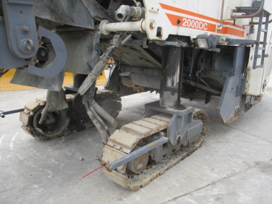 ขายรถกัดผิวถนน WIRTGEN 2000DC นำเข้าจากต่างประเทศ ยังไม่เคยใช้งานในเมืองไทย สนใจติดต่อ อำพล 090-9694506, 080-3031241